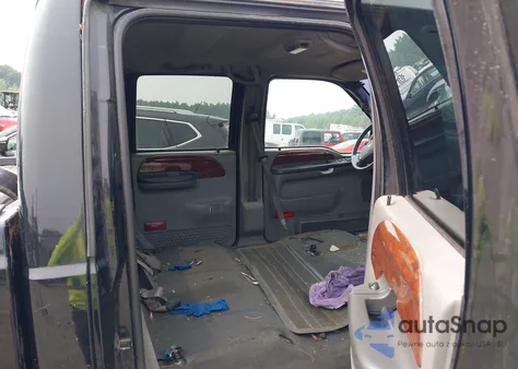 1999 Ford F-250 Lariat/Xl/Xlt from USA, damaged, VIN 1FTNF21L4XED69711